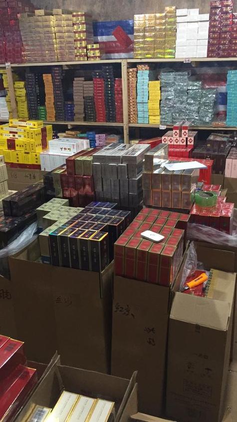 正牌香烟的批发商通常是由烟草公司或者其授权的分销商来承担。在中国，香烟批发商通常是以下几类